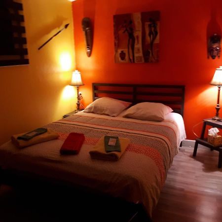 Chez Patricia & Denis Bed & Breakfast Flassans-sur-Issole Екстериор снимка